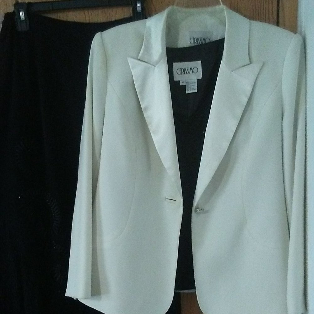 Three piece ladies suit set